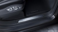 Sill plate yang menandakan edisi khusus. Foto: Porsche