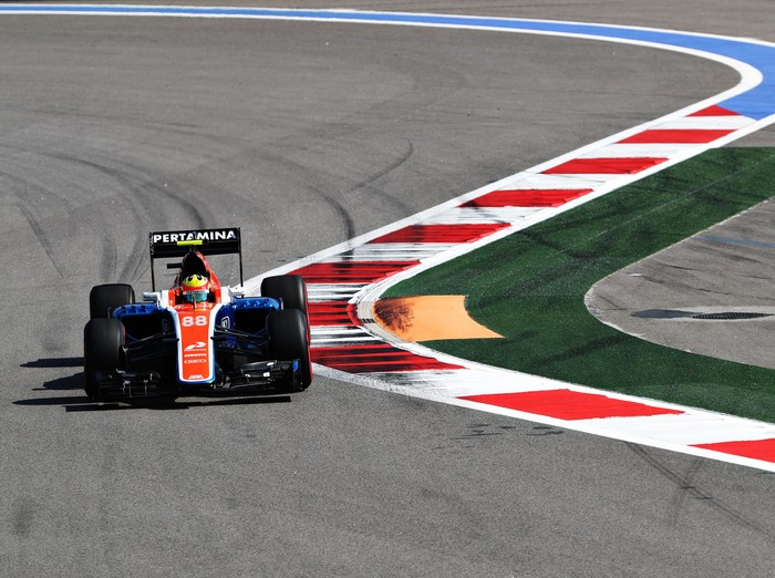 Rio Out di Lap Pertama