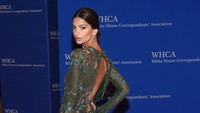 Emily Ratajkowski. Larry Busacca/Getty Images/detikFoto.