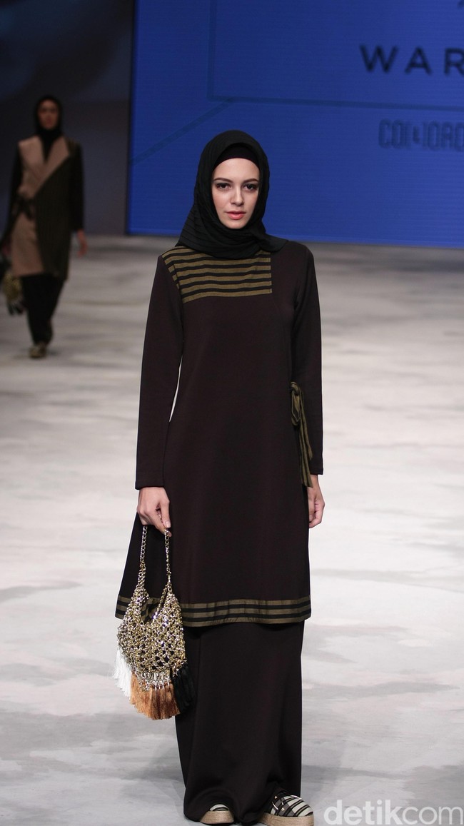 Zaskia Sungkar for Wardah Co[l]ordination. Indonesia Fashion Week 2016 at Jakarta Convention Center. Senayan. Jakarta. [Foto: Mohammad Abduh/Wolipop]