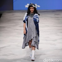 Happa for Wardah Co[l]ordination. Indonesia Fashion Week 2016 at Jakarta Convention Center. Senayan. Jakarta. [Foto: Mohammad Abduh/Wolipop]