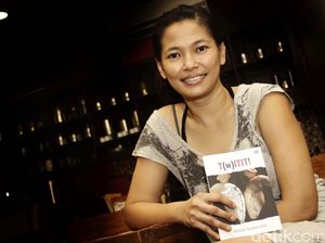 Djenar Maesa Ayu Ungkap Satu-satunya Cara Belajar Menulis Buku