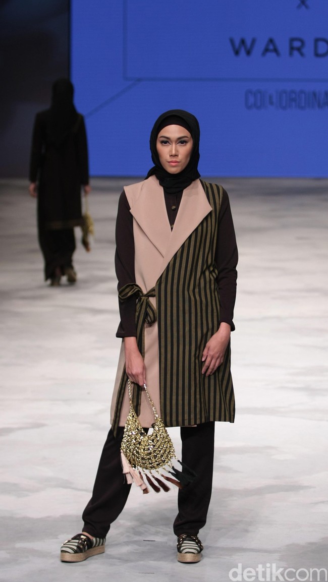 Zaskia Sungkar for Wardah Co[l]ordination. Indonesia Fashion Week 2016 at Jakarta Convention Center. Senayan. Jakarta. [Foto: Mohammad Abduh/Wolipop]