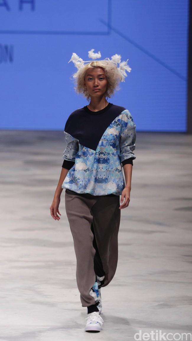 Happa for Wardah Co[l]ordination. Indonesia Fashion Week 2016 at Jakarta Convention Center. Senayan. Jakarta. [Foto: Mohammad Abduh/Wolipop]