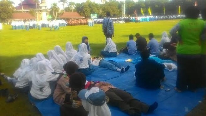 Puluhan Pelajar Pingsan saat Upacara Hardiknas