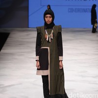 Zaskia Sungkar for Wardah Co[l]ordination. Indonesia Fashion Week 2016 at Jakarta Convention Center. Senayan. Jakarta. [Foto: Mohammad Abduh/Wolipop]