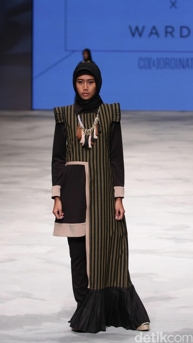 Zaskia Sungkar for Wardah Co[l]ordination. Indonesia Fashion Week 2016 at Jakarta Convention Center. Senayan. Jakarta. [Foto: Mohammad Abduh/Wolipop]