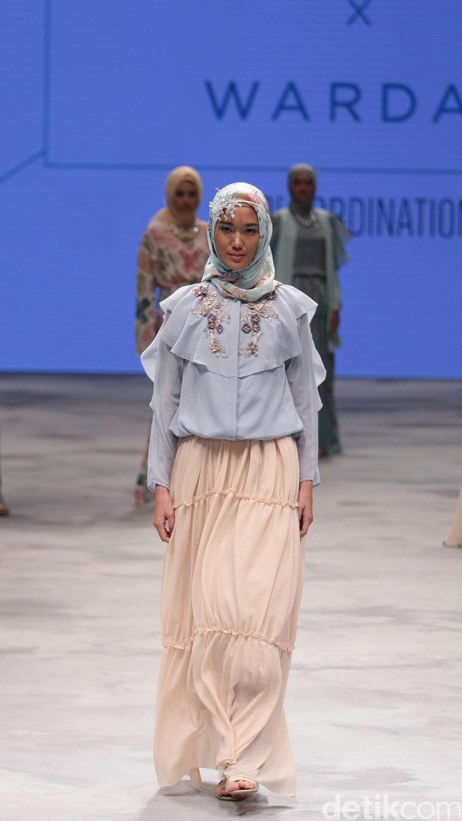 Ria Miranda for Wardah Co[l]ordination. Indonesia Fashion Week 2016 at Jakarta Convention Center. Senayan. Jakarta. [Foto: Mohammad Abduh/Wolipop]