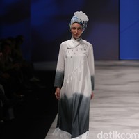 Happa for Wardah Co[l]ordination. Indonesia Fashion Week 2016 at Jakarta Convention Center. Senayan. Jakarta. [Foto: Mohammad Abduh/Wolipop]