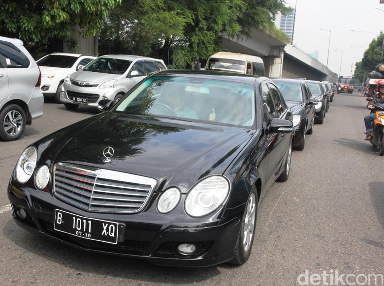 47+ Gambar Mobil Mercy Gratis