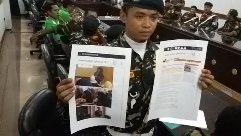 Detiknews Gp | ratusan banser dan gp ansor datangi pemkab tuntut bupati Detiknews Gp | ratusan banser dan gp ansor datangi pemkab tuntut bupati