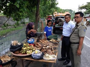 65 Pedagang Ditolak Masuk SIB, Kasatpol Nyaris Baku Hantam dengan Kepala Dinas PPK