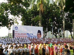 Ratusan Anak Indonesia Bersemangat Rayakan Bhinneka Tunggal Ika di Hardiknas