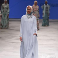 Ria Miranda for Wardah Co[l]ordination. Indonesia Fashion Week 2016 at Jakarta Convention Center. Senayan. Jakarta. [Foto: Mohammad Abduh/Wolipop]