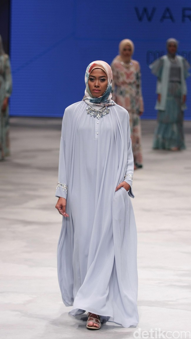Ria Miranda for Wardah Co[l]ordination. Indonesia Fashion Week 2016 at Jakarta Convention Center. Senayan. Jakarta. [Foto: Mohammad Abduh/Wolipop]