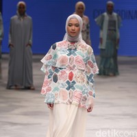 Ria Miranda for Wardah Co[l]ordination. Indonesia Fashion Week 2016 at Jakarta Convention Center. Senayan. Jakarta. [Foto: Mohammad Abduh/Wolipop]