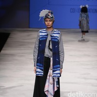 Happa for Wardah Co[l]ordination. Indonesia Fashion Week 2016 at Jakarta Convention Center. Senayan. Jakarta. [Foto: Mohammad Abduh/Wolipop]