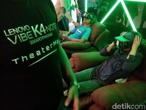 Warga Surabaya Rasakan Sensasi Lenovo TheaterMax