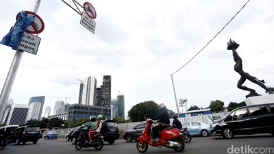 Rambu Larangan Motor di Jl. Sudirman Sudah Terpasang