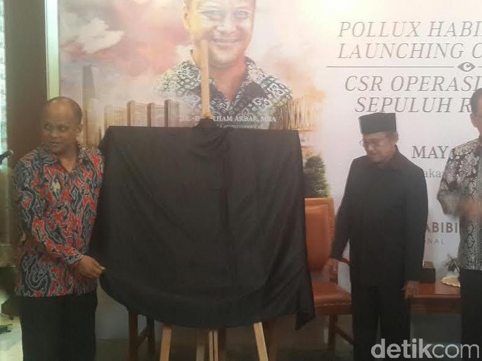Habibie Angkat Bicara Soal Pentingnya Operasi Katarak di Indonesia