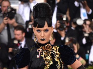 Katy Perry Tak Ingin Semua Orang Suka Gaya Busananya di Met Gala 2016