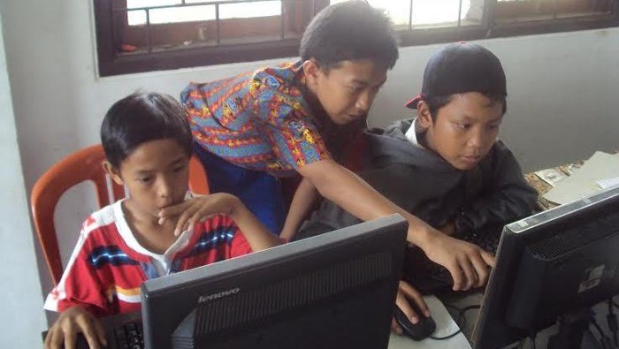 Lab Komputer Mini di SD Garut