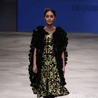 Barli Asmara for Wardah Co[l]ordination. Indonesia Fashion Week 2016 at Jakarta Convention Center. Senayan. Jakarta. [Foto: Mohammad Abduh/Wolipop]