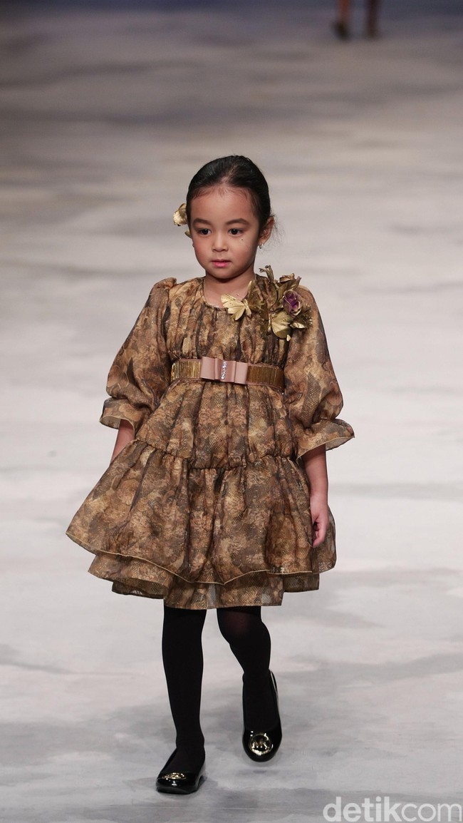 Barli Asmara for Wardah Co[l]ordination. Indonesia Fashion Week 2016 at Jakarta Convention Center. Senayan. Jakarta. [Foto: Mohammad Abduh/Wolipop]