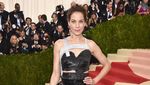 Parade Busana Seksi dan Futuristik di Met Gala 2016 (3)