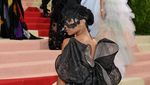 Parade Busana Seksi dan Futuristik di Met Gala 2016 (1)