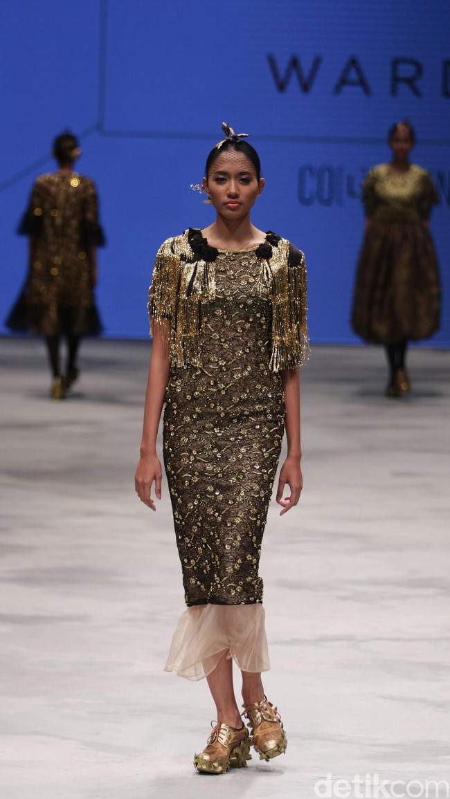 Barli Asmara for Wardah Co[l]ordination. Indonesia Fashion Week 2016 at Jakarta Convention Center. Senayan. Jakarta. [Foto: Mohammad Abduh/Wolipop]