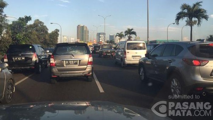 Ada Kecelakaan di KM 26 Tol JORR, Macet 9 Km