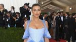 Parade Busana Seksi dan Futuristik di Met Gala 2016 (2)