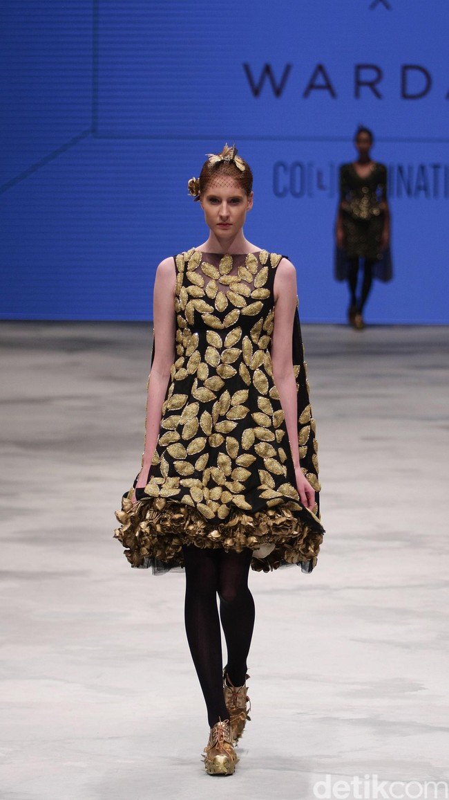 Barli Asmara for Wardah Co[l]ordination. Indonesia Fashion Week 2016 at Jakarta Convention Center. Senayan. Jakarta. [Foto: Mohammad Abduh/Wolipop]