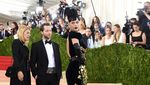 Hypnotizing! Penampilan Futuristik ala Katy Perry di Met Gala 2016