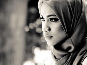Tangis Tasniem Fauzia Rais Saat Curhat Harga Mahal ke Rocky Gerung
