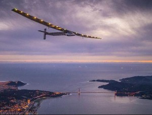 Pesawat Tenaga Surya Solar Impulse Tiba di Phoenix AS