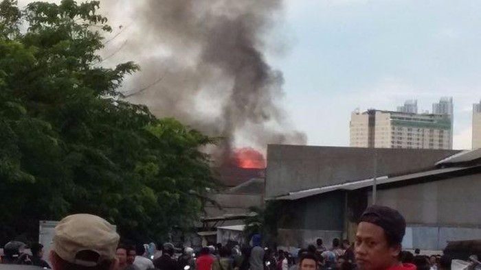 Kebakaran di Dekat Hari Hari Swalayan Penjaringan Padam, Tak Ada Korban Jiwa