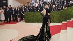 Hypnotizing! Penampilan Futuristik ala Katy Perry di Met Gala 2016