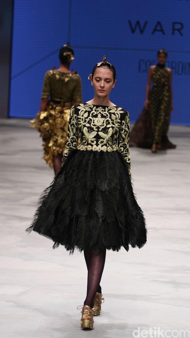 Barli Asmara for Wardah Co[l]ordination. Indonesia Fashion Week 2016 at Jakarta Convention Center. Senayan. Jakarta. [Foto: Mohammad Abduh/Wolipop]