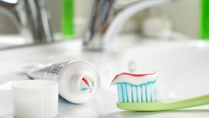 Ilustrasi pasta gigi-sehat brushing teeth