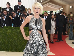 Taylor Swift Sudah Perkenalkan Tom Hiddleston Pada Orangtua
