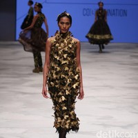 Barli Asmara for Wardah Co[l]ordination. Indonesia Fashion Week 2016 at Jakarta Convention Center. Senayan. Jakarta. [Foto: Mohammad Abduh/Wolipop]