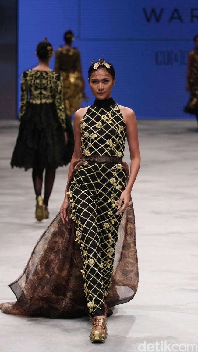 Barli Asmara for Wardah Co[l]ordination. Indonesia Fashion Week 2016 at Jakarta Convention Center. Senayan. Jakarta. [Foto: Mohammad Abduh/Wolipop]