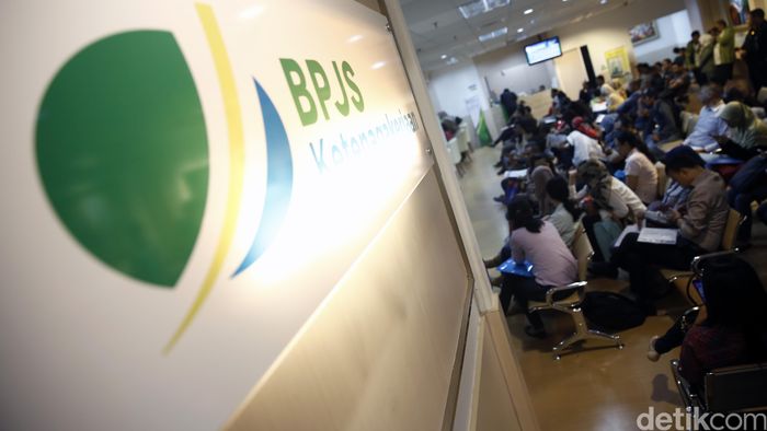 Direktur BPJS Ketenagakerjaan Sidak ke Kantor Cabang Direktur Pengembangan Investasi BPJS Ketengakerjaan, Krishna Sarif melakukan sidak di Kantor Cabang Jakarta Menara Jamsostek, Selasa (3/5/2016).