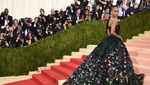 Parade Busana Seksi dan Futuristik di Met Gala 2016 (2)