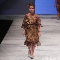 Barli Asmara for Wardah Co[l]ordination. Indonesia Fashion Week 2016 at Jakarta Convention Center. Senayan. Jakarta. [Foto: Mohammad Abduh/Wolipop]