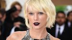 Never Out of Style! Gaya Futuristik Taylor Swift vs Selena Gomez di Met Gala