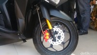 Motor sudah menggunakan rem cakram di bagian depan dan belakang. Suspensi depan menggunakan suspensi DBS. Foto: Imam Wahyudiyanto