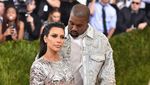 Futuristic Lover! Kim Kardashian dan Kanye West di Met Gala 2016